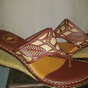 Women's NURTURE Sandals
